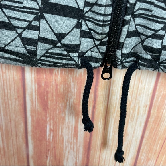 Zumba Thunderin Gray Cold Shoulder Zip Up Hoodie Sweatshirt (L) - Picture 7 of 16